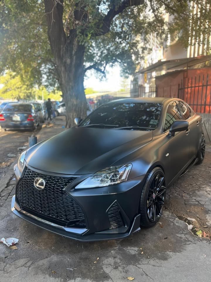 lexus IS